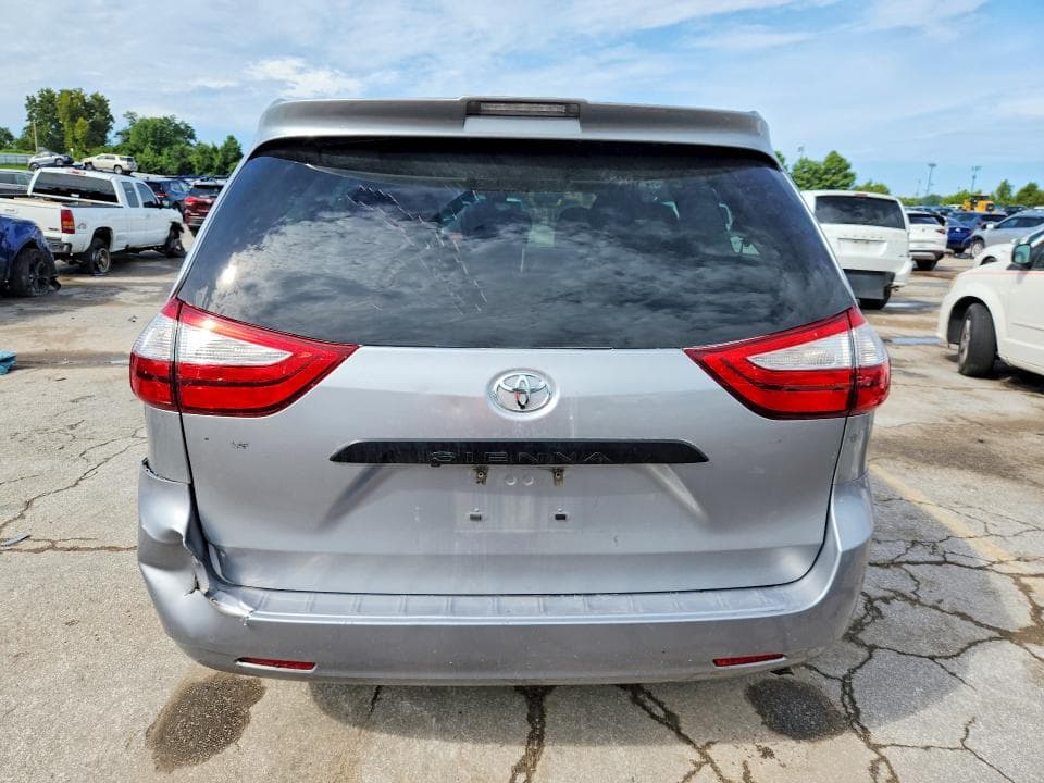 2018 TOYOTA SIENNA L 6