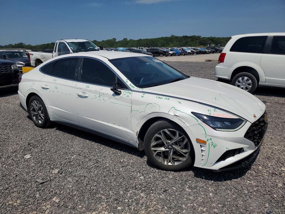 2022 HYUNDAI SONATA SEL 4