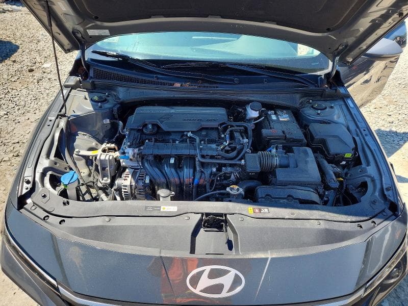 2025 HYUNDAI ELANTRA SE 11