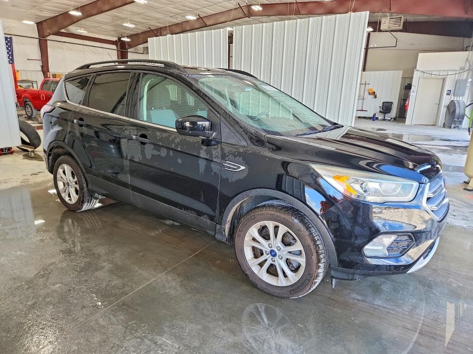 2017 FORD ESCAPE SE 4