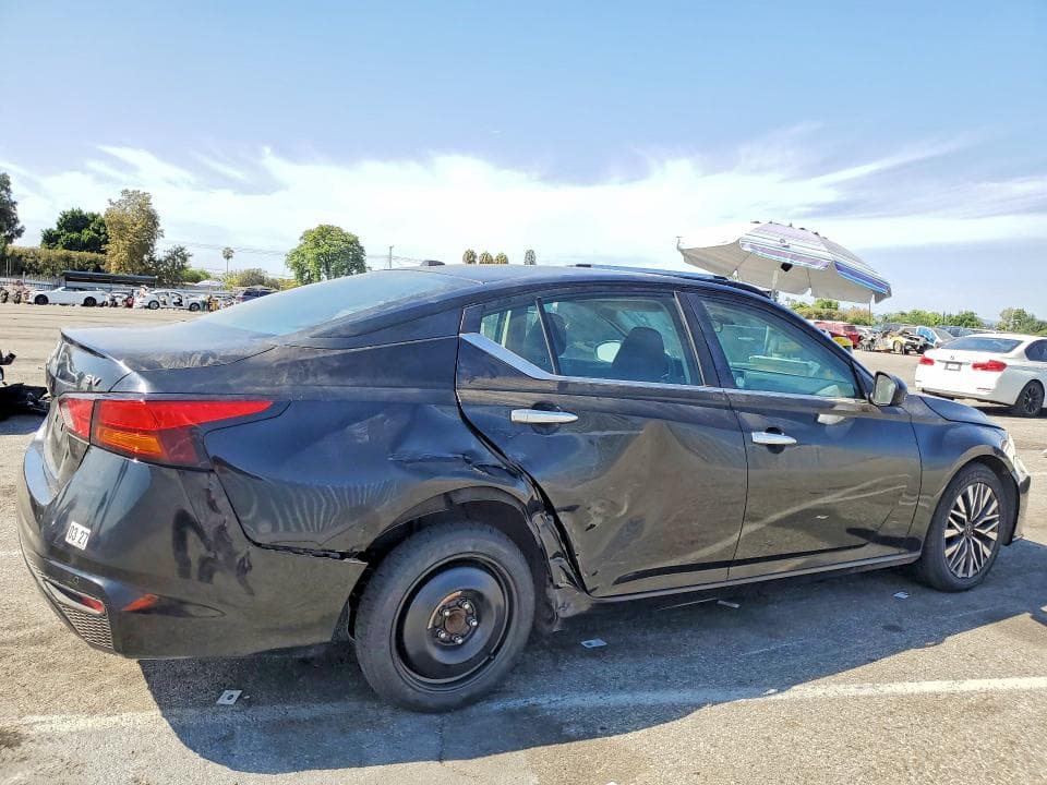 2023 NISSAN ALTIMA SV 3