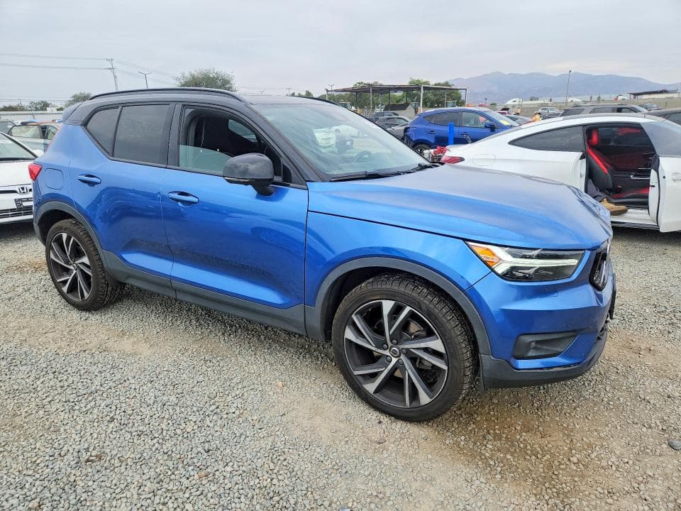 2020 VOLVO XC40 T4 R-DESIGN 4