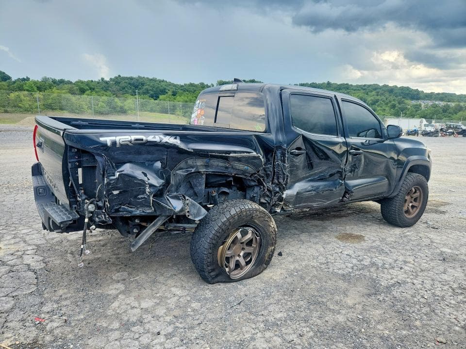 2019 TOYOTA TACOMA TRD SPORT 3