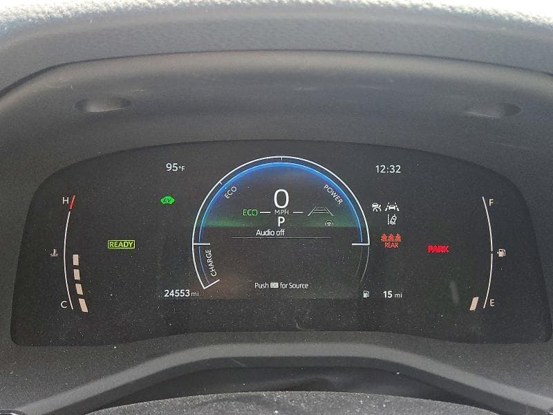 2025 TOYOTA CAMRY SE 9