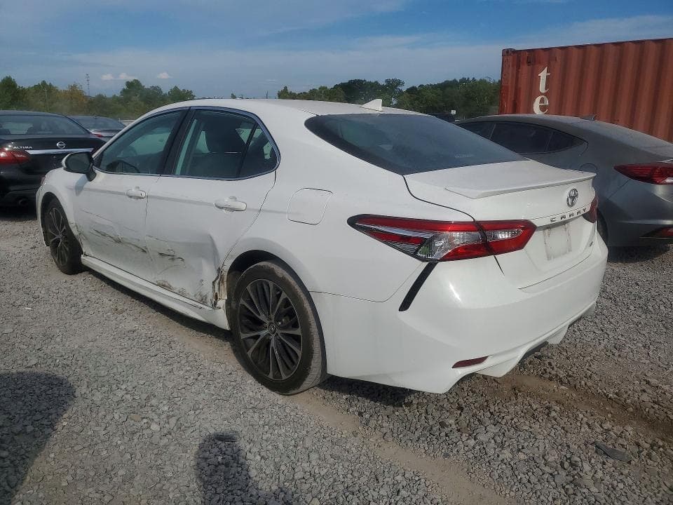 2020 TOYOTA CAMRY SE 2
