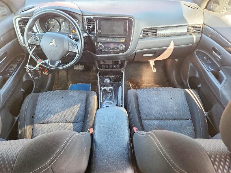 2018 MITSUBISHI OUTLANDER SE 8