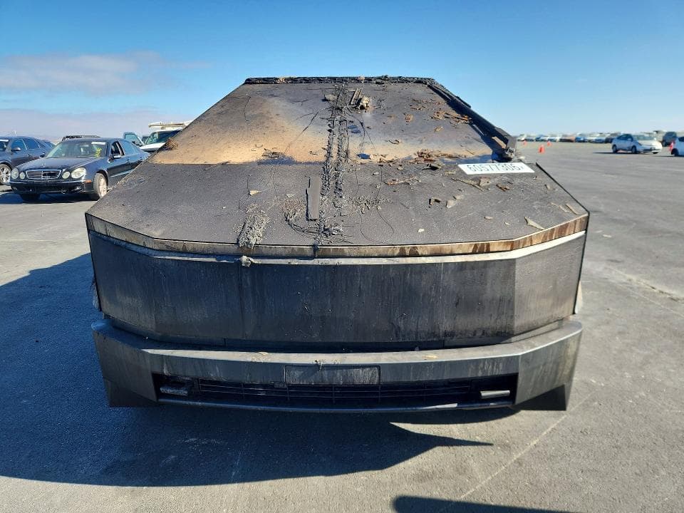 2024 TESLA CYBERTRUCK 5