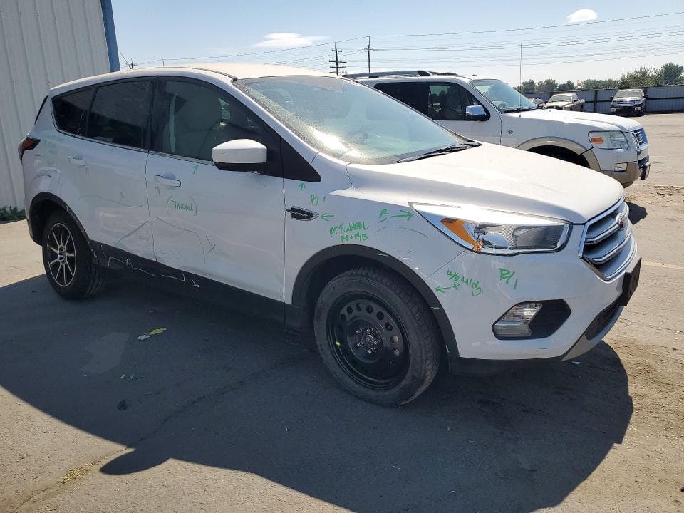 2017 FORD ESCAPE SE 4