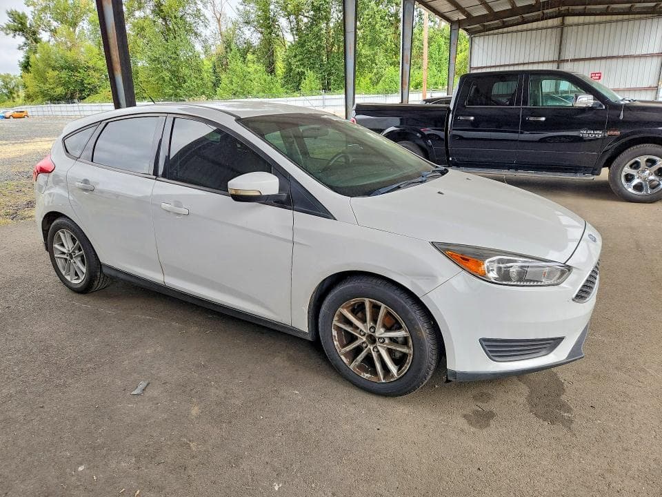 2017 FORD FOCUS SE 4