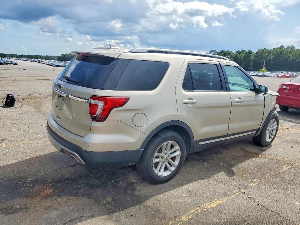 2017 FORD EXPLORER XLT 3