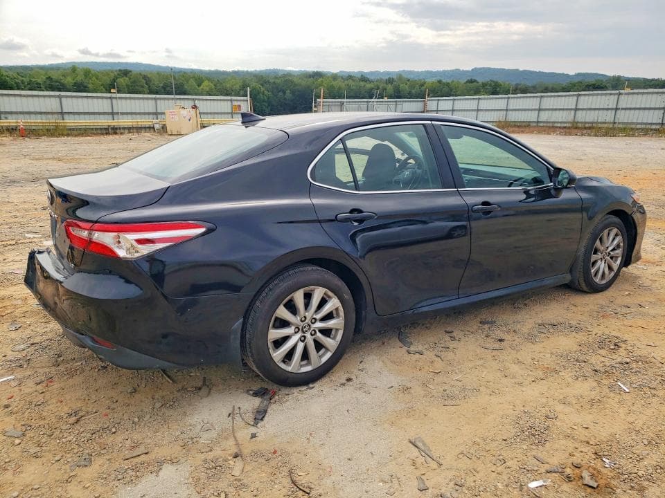 2020 TOYOTA CAMRY LE 3