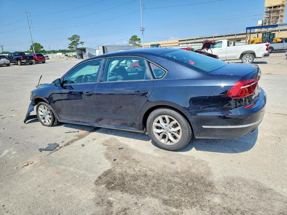 2018 VOLKSWAGEN PASSAT S 2