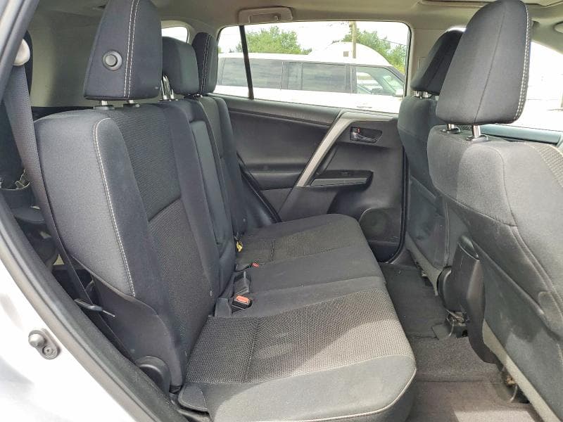 2017 TOYOTA RAV4 XLE 11