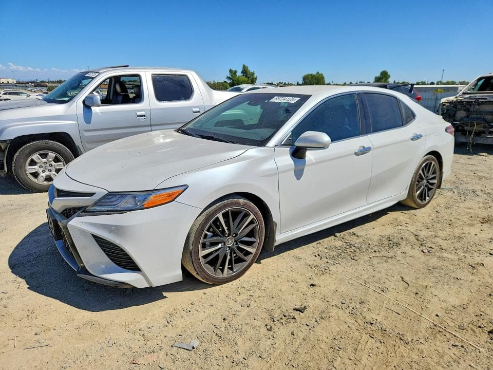 2018 TOYOTA CAMRY XSE - 1