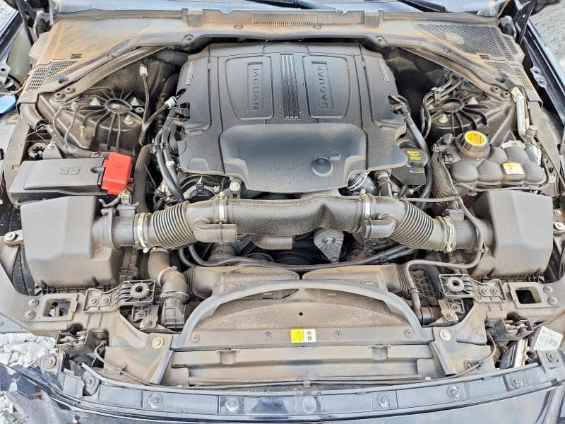2017 JAGUAR XE PREMIUM 11