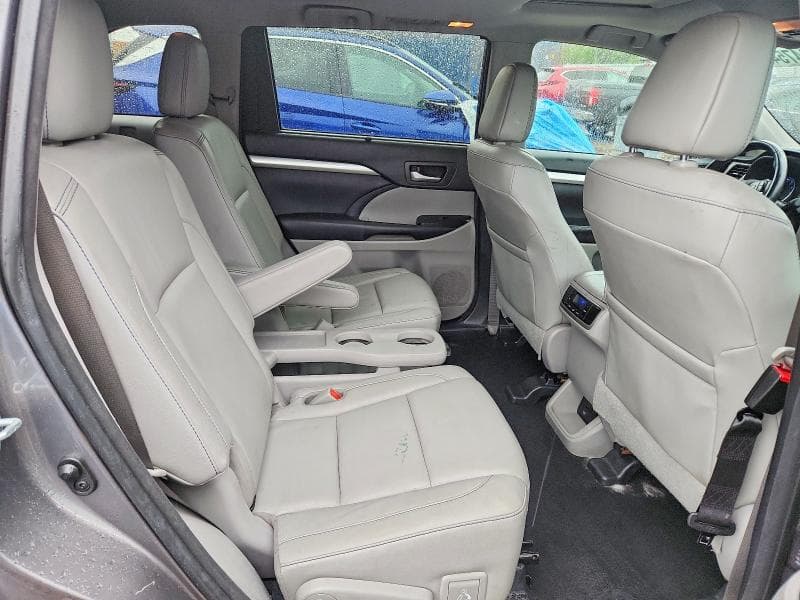 2017 TOYOTA HIGHLANDER XLE 11