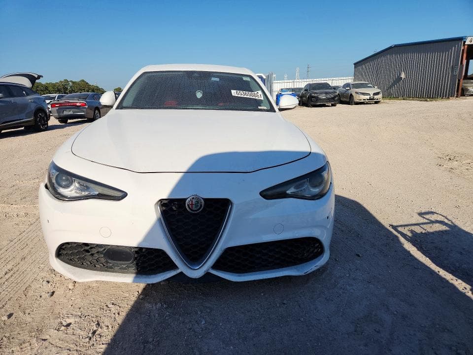 2018 ALFA ROMEO GIULIA TI 5