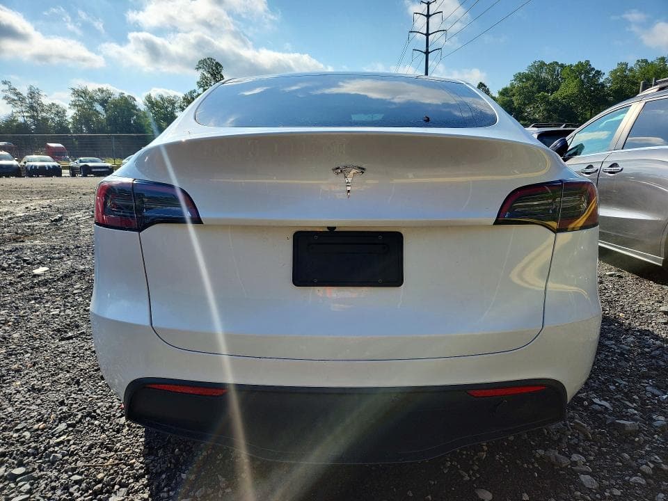 2023 TESLA MODEL Y 6