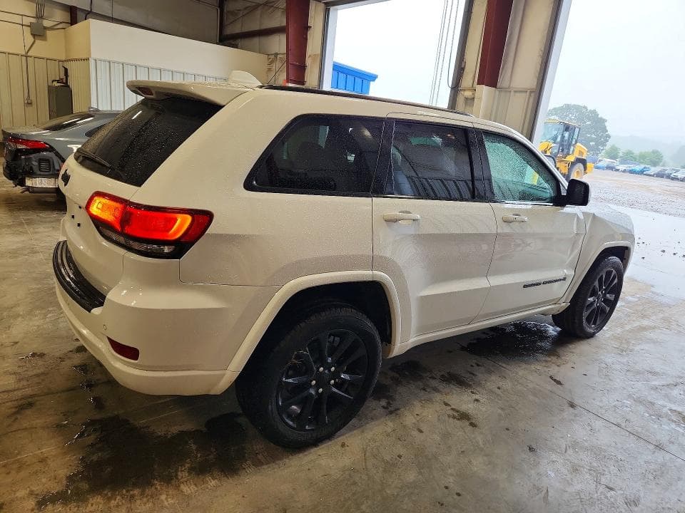 2021 JEEP GRAND CHEROKEE LAREDO 3