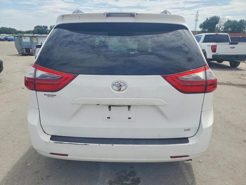 2020 TOYOTA SIENNA LE 6