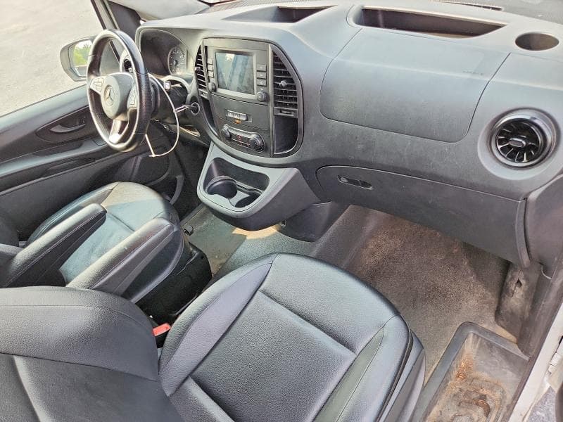 2021 MERCEDES-BENZ METRIS 8