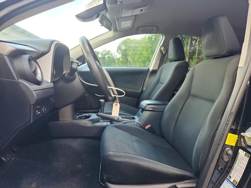 2017 TOYOTA RAV4 LE 7