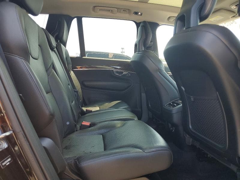 2017 VOLVO XC90 T6 11