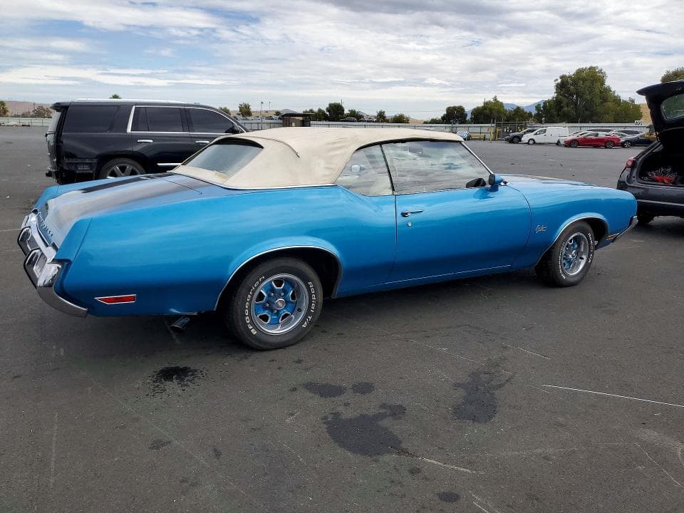 1972 OLDSMOBILE CUT SUPREM 3
