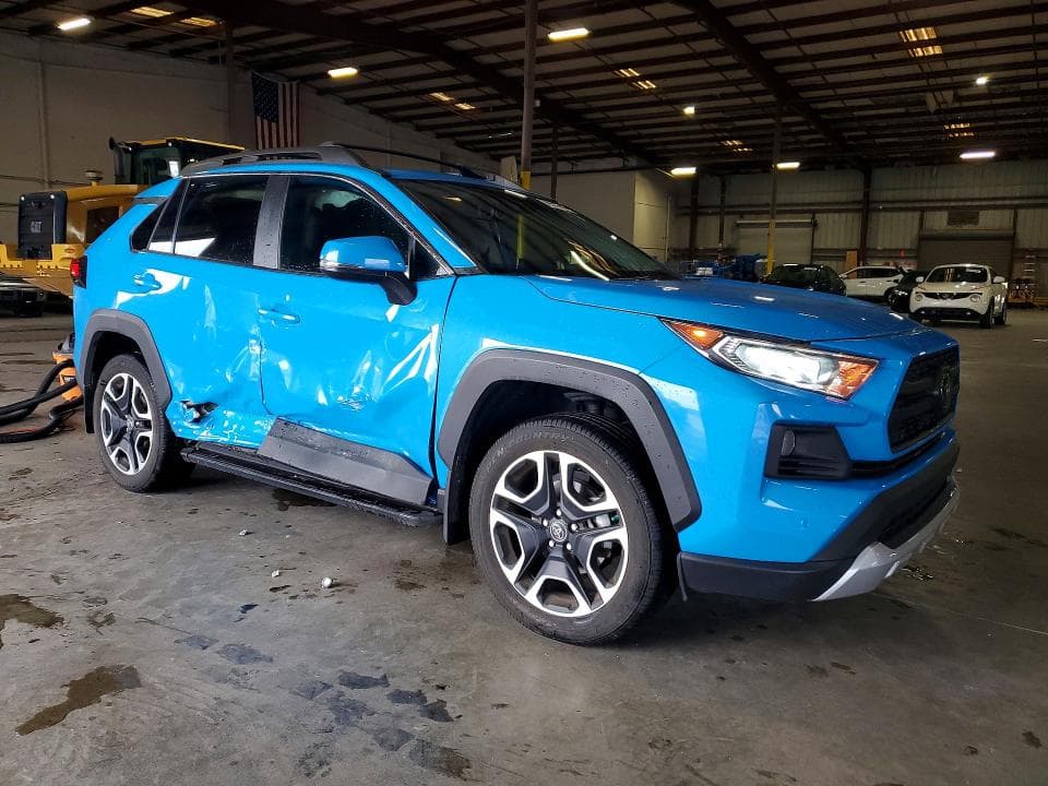2019 TOYOTA RAV4 ADVENTURE 4