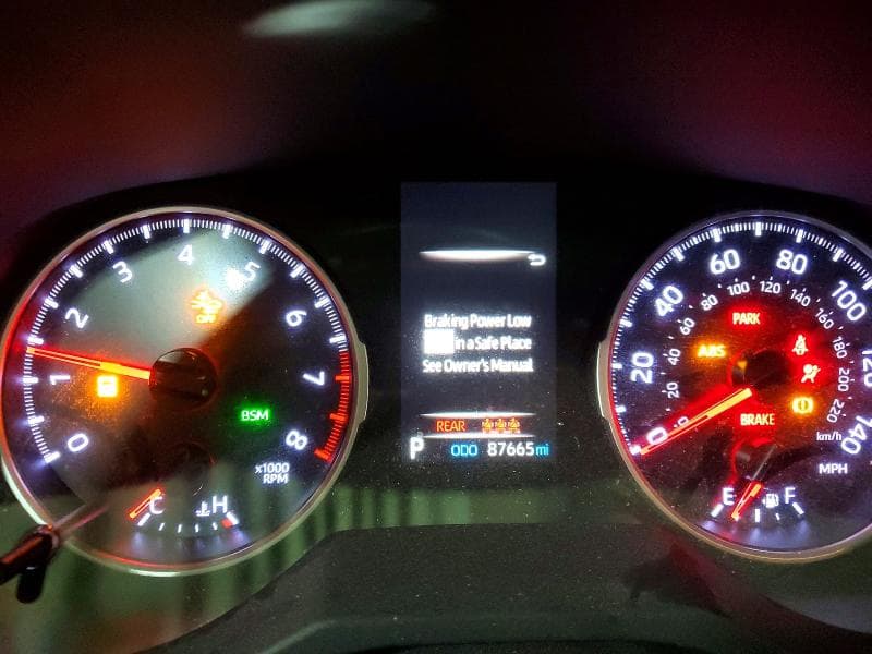 2019 TOYOTA RAV4 XLE 9