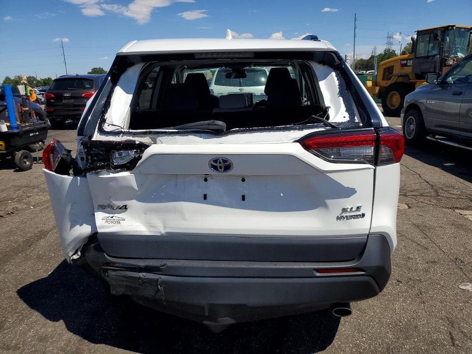 2022 TOYOTA RAV4 XLE 6