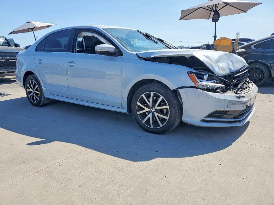 2017 VOLKSWAGEN JETTA SE 4