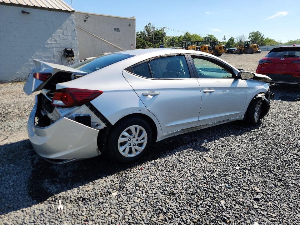 2019 HYUNDAI ELANTRA SE 3