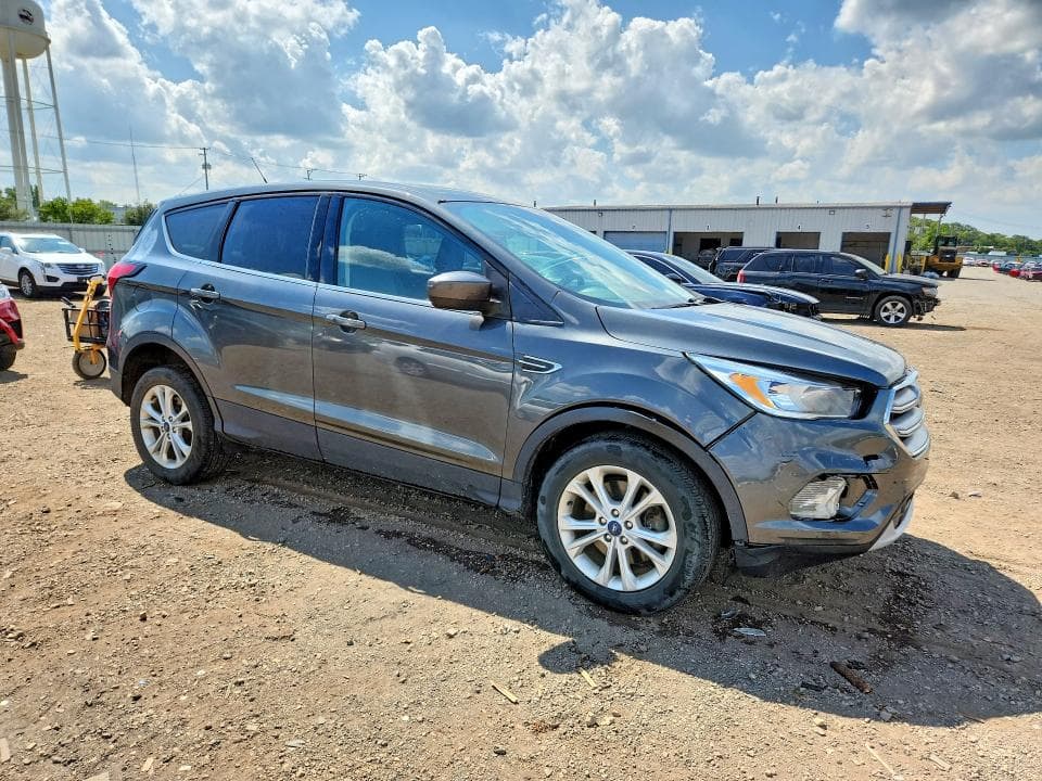 2019 FORD ESCAPE SE 4