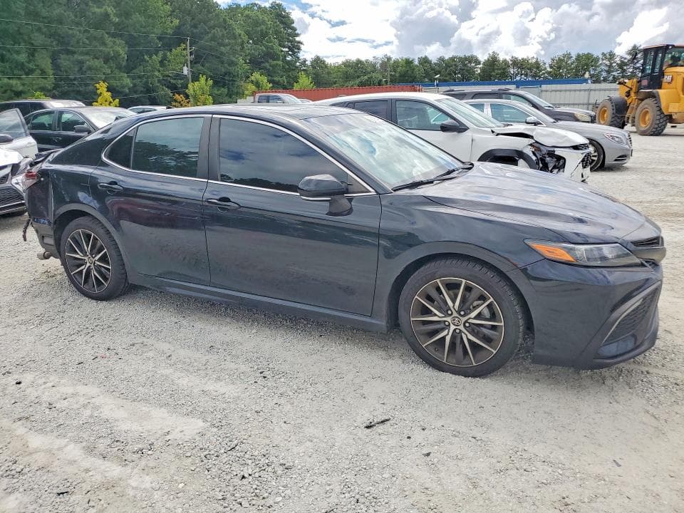 2022 TOYOTA CAMRY SE 4
