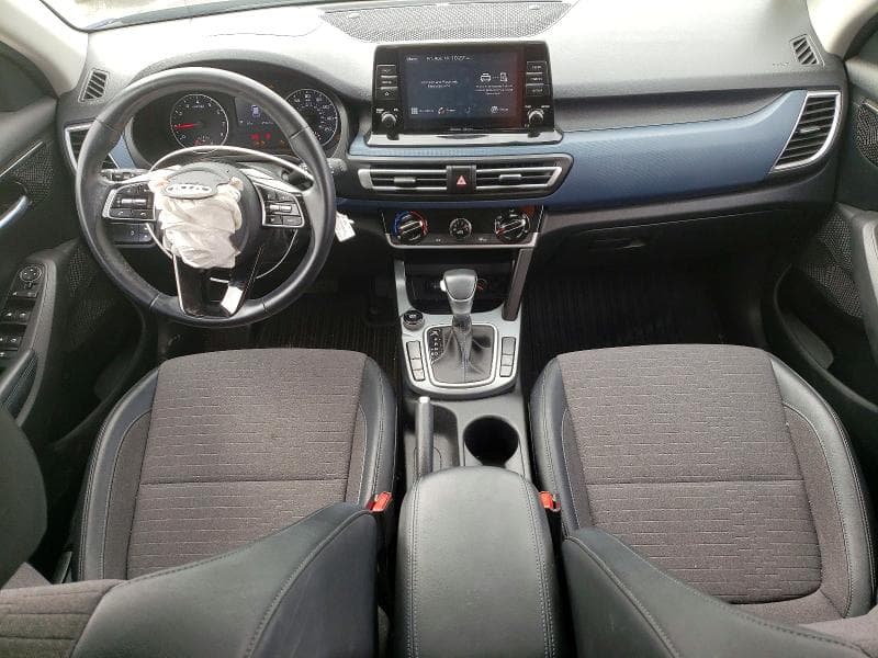 2021 KIA SELTOS S 8