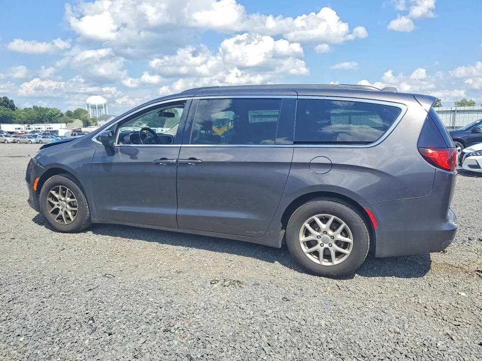 2020 CHRYSLER VOYAGER LX 2