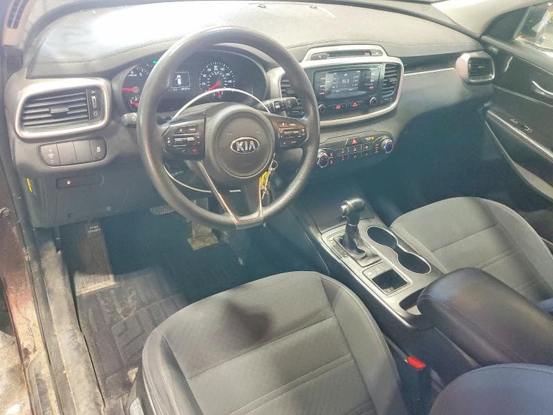 2017 KIA SORENTO LX V6 8