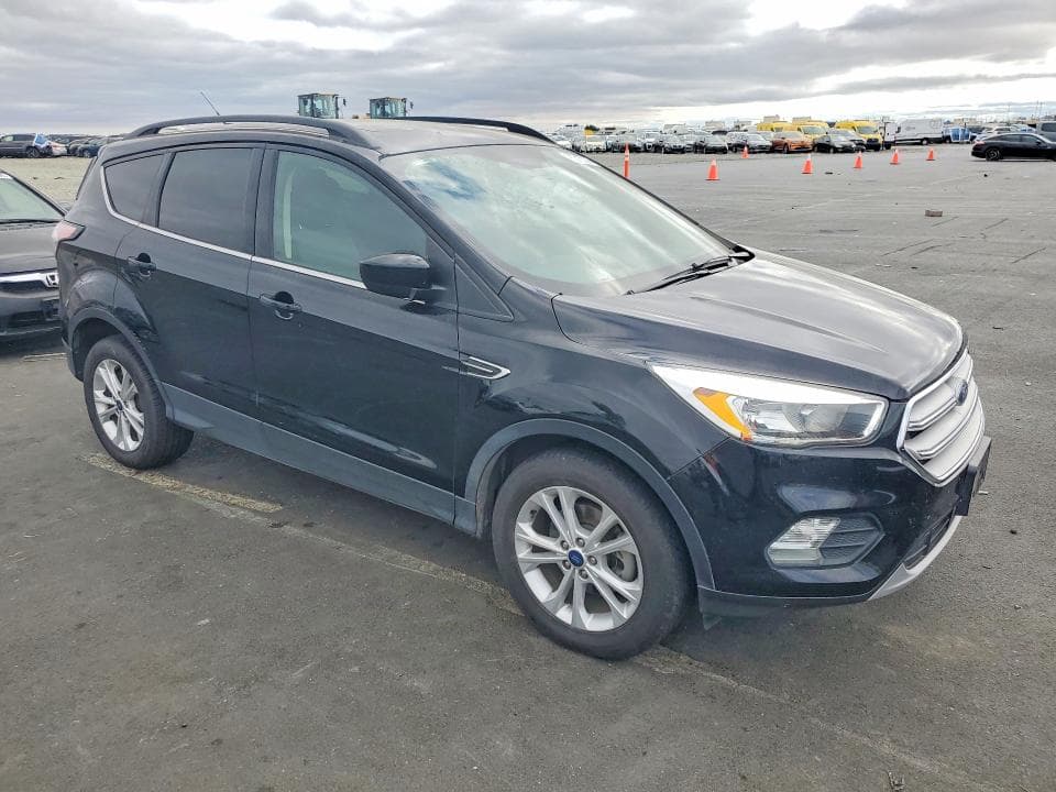 2018 FORD ESCAPE SE 4