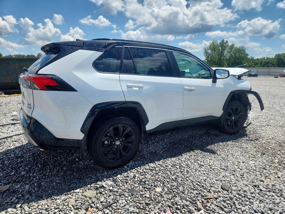 2024 TOYOTA RAV4 XSE 3