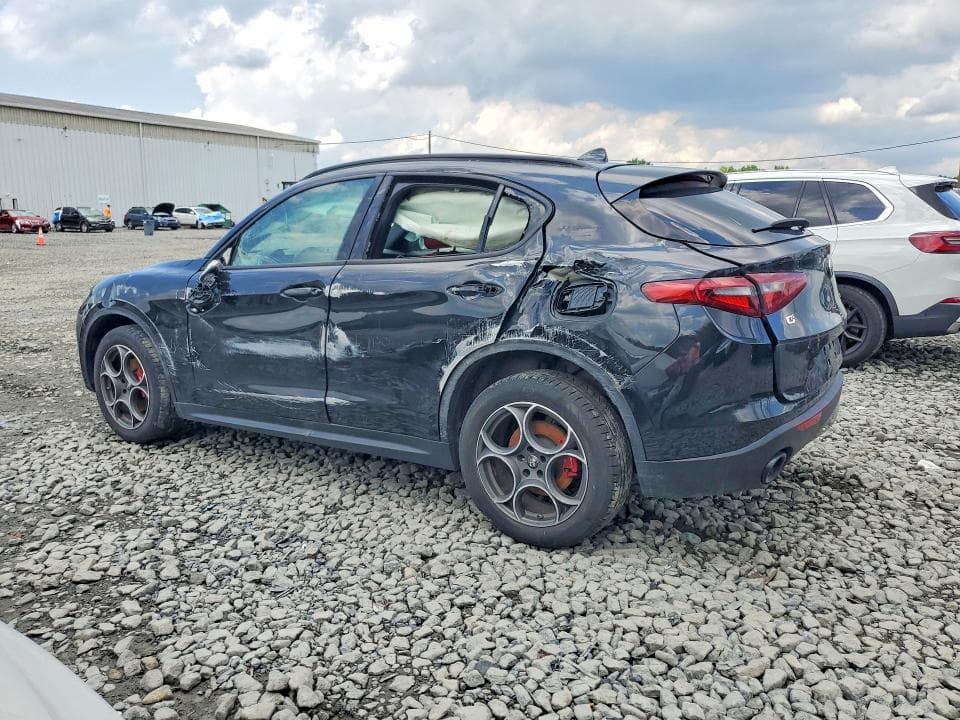 2022 ALFA ROMEO STELVIO 2