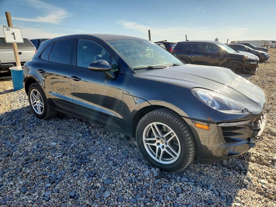 2018 PORSCHE MACAN 4
