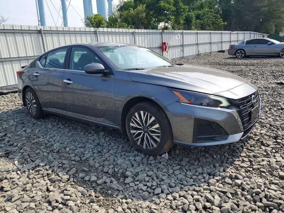 2024 NISSAN ALTIMA SV 4