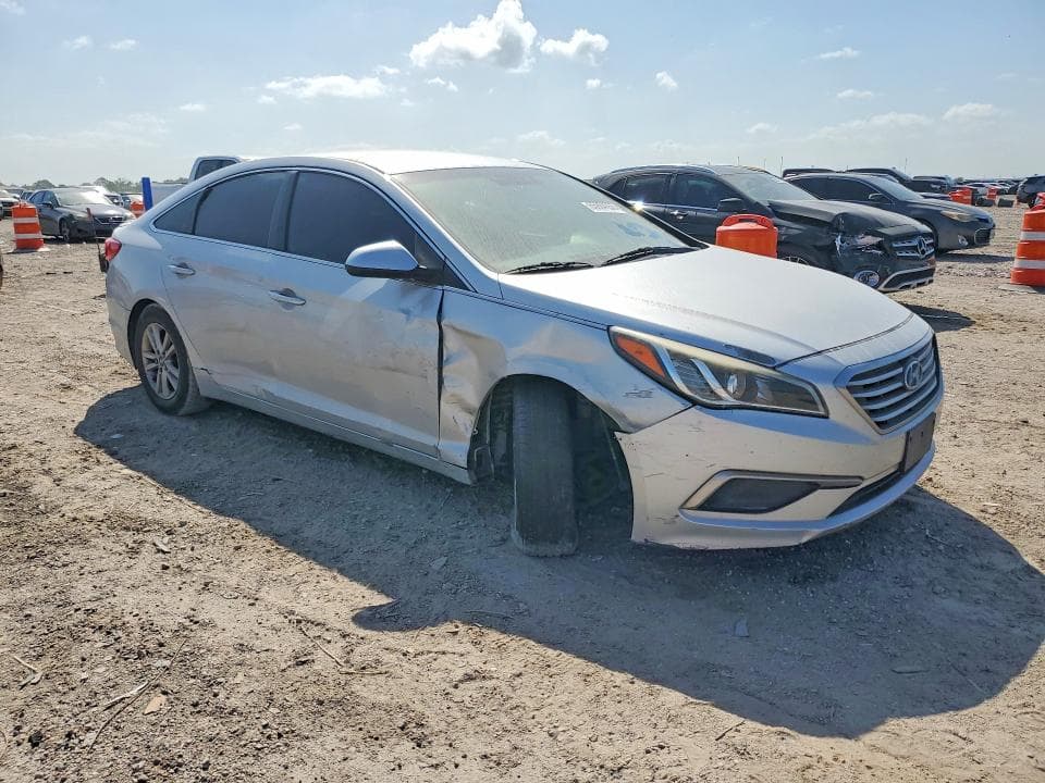 2017 HYUNDAI SONATA SE 4