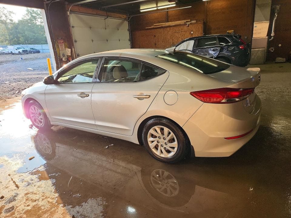 2017 HYUNDAI ELANTRA SE 2