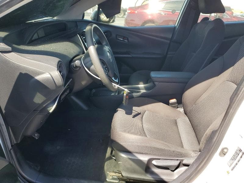 2021 TOYOTA PRIUS LE 7