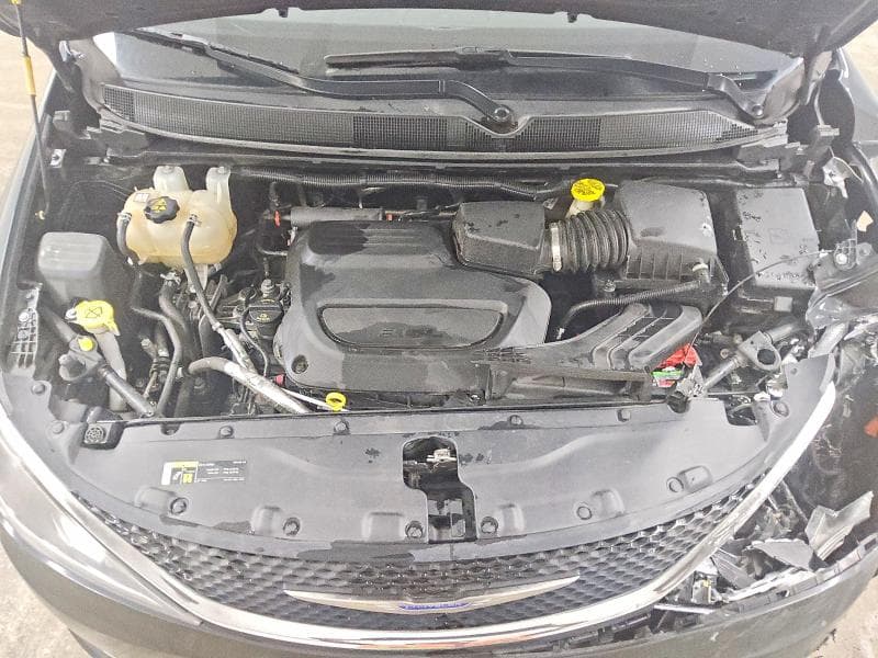 2019 CHRYSLER PACIFICA TOURING L 12