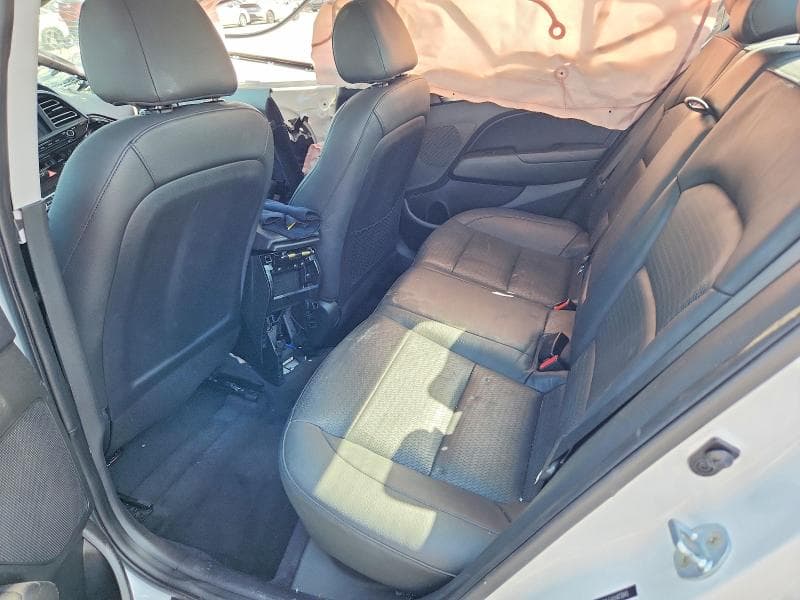 2019 HYUNDAI ELANTRA LIMITED 10