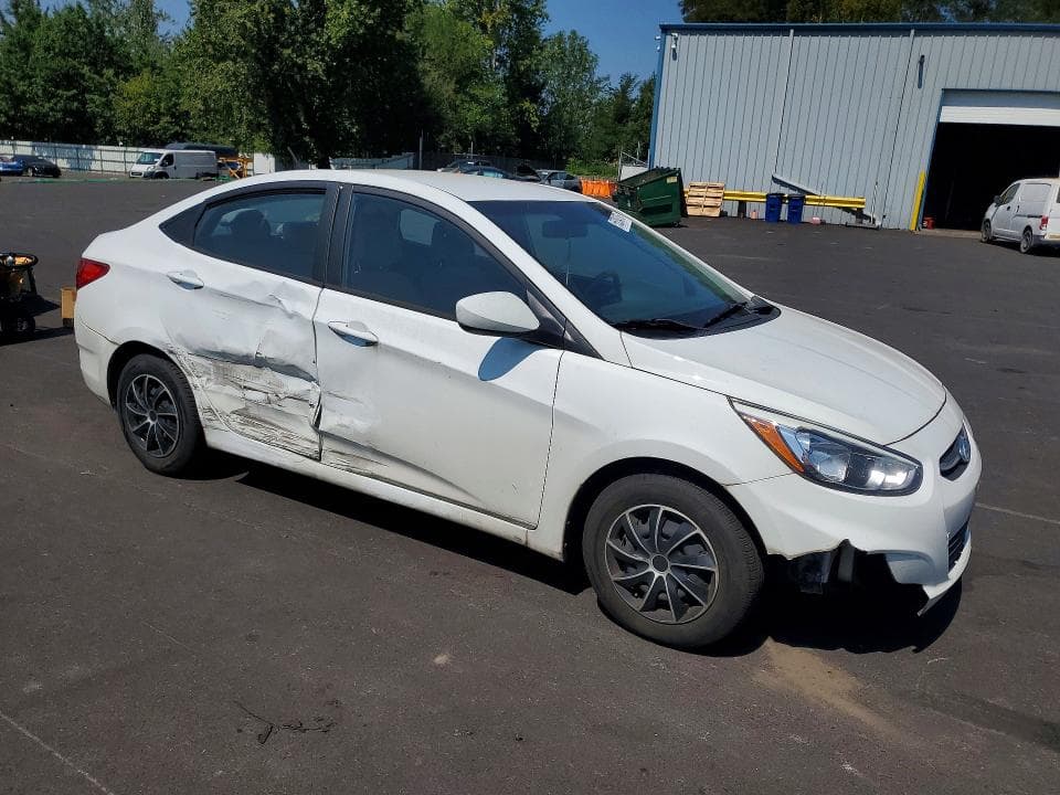 2017 HYUNDAI ACCENT SE 4