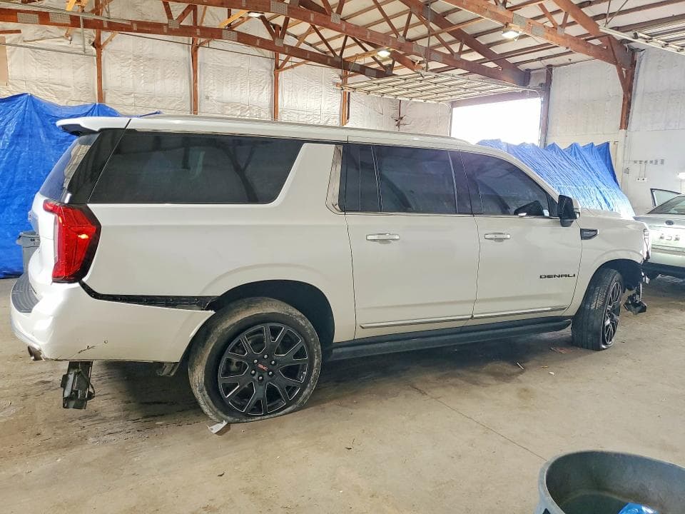 2023 GMC YUKON XL DENALI 3